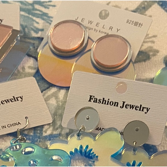 New Earrings- Last But Not Least Cute, Plastic, Shimmering, Lightweight and FUN - Picture 5 of 10